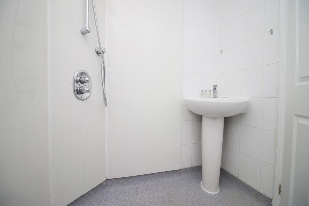 Spacious Georgian 3Bedroom Apartment- 10 Minute Walk To The River Avon, Roman Baths And Bath Abbey Ngoại thất bức ảnh