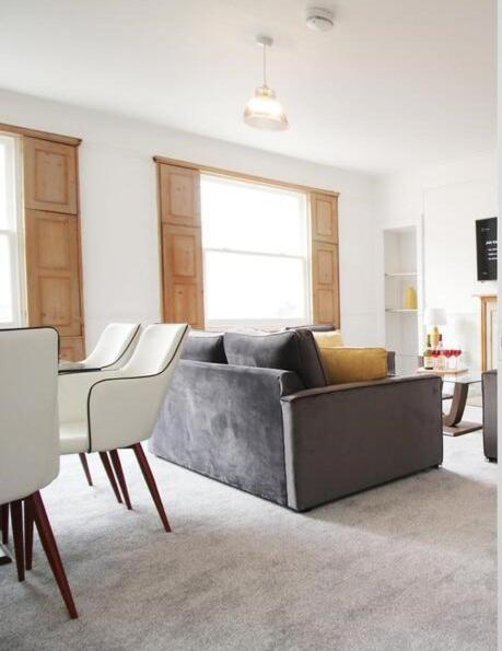 Spacious Georgian 3Bedroom Apartment- 10 Minute Walk To The River Avon, Roman Baths And Bath Abbey Ngoại thất bức ảnh